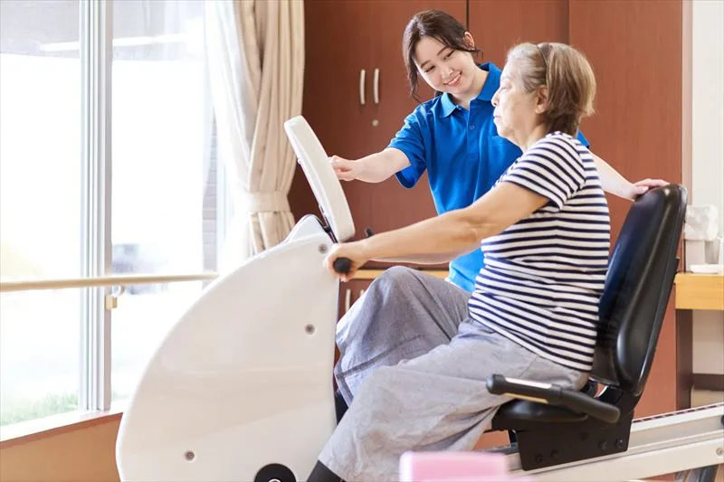 高齢者が筋力低下しないための予防方法とは