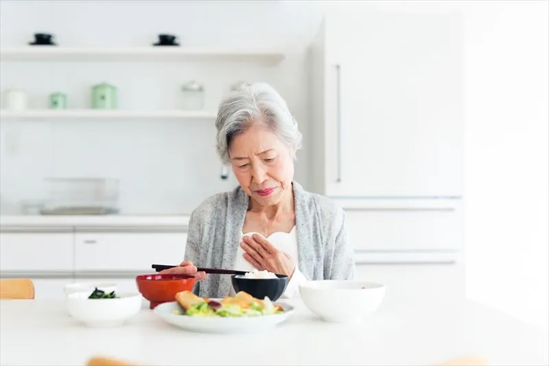 高齢者の食欲不振の原因