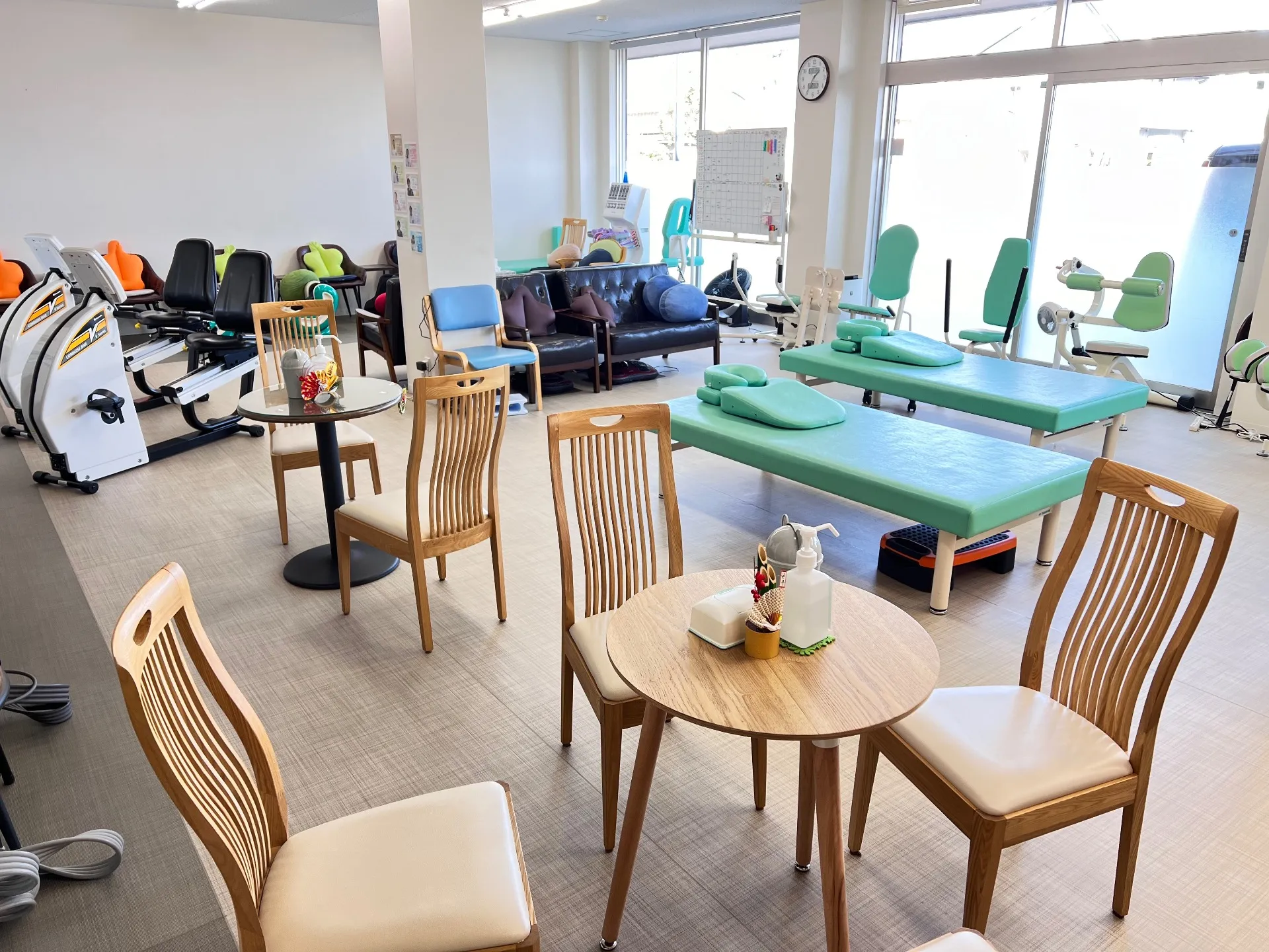 合同会社ラヴェスト